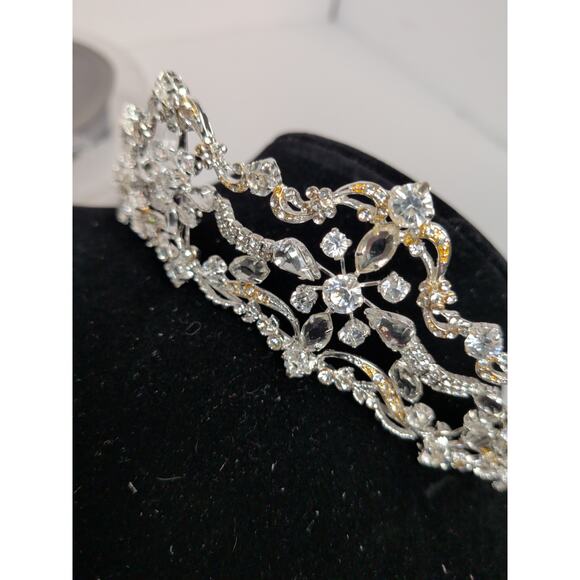 David\'s Bridal T7561 Crystal Rhinestone Tiara Crown Silver Bridal Headpiece